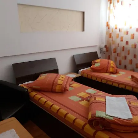 Turist Hotel 2*